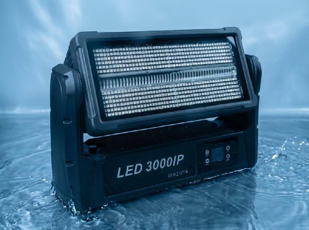 Waterproof moving-head strobe light